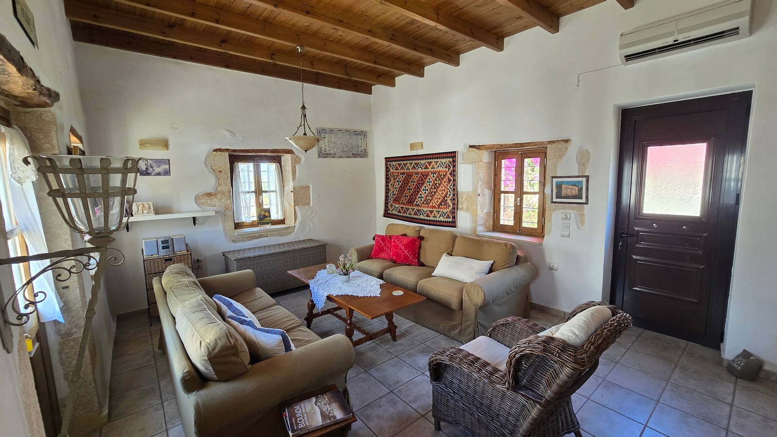 Listing photograph 16 of 33 of the house in Plaka, Apokoronas, published by Euroland Property Group.