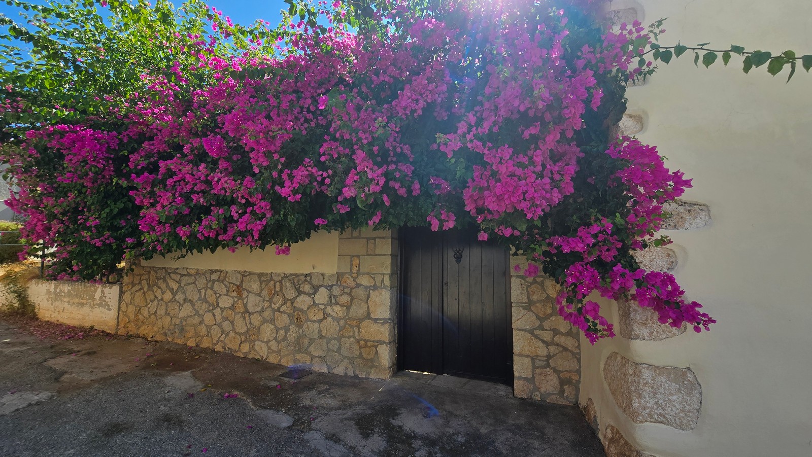 Listing photograph 26 of 33 of the house in Plaka, Apokoronas, published by Euroland Property Group.