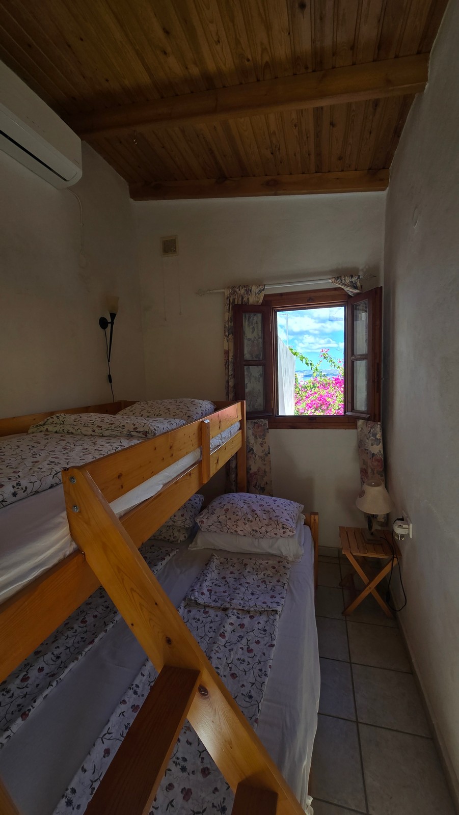 Listing photograph 29 of 33 of the house in Plaka, Apokoronas, published by Euroland Property Group.