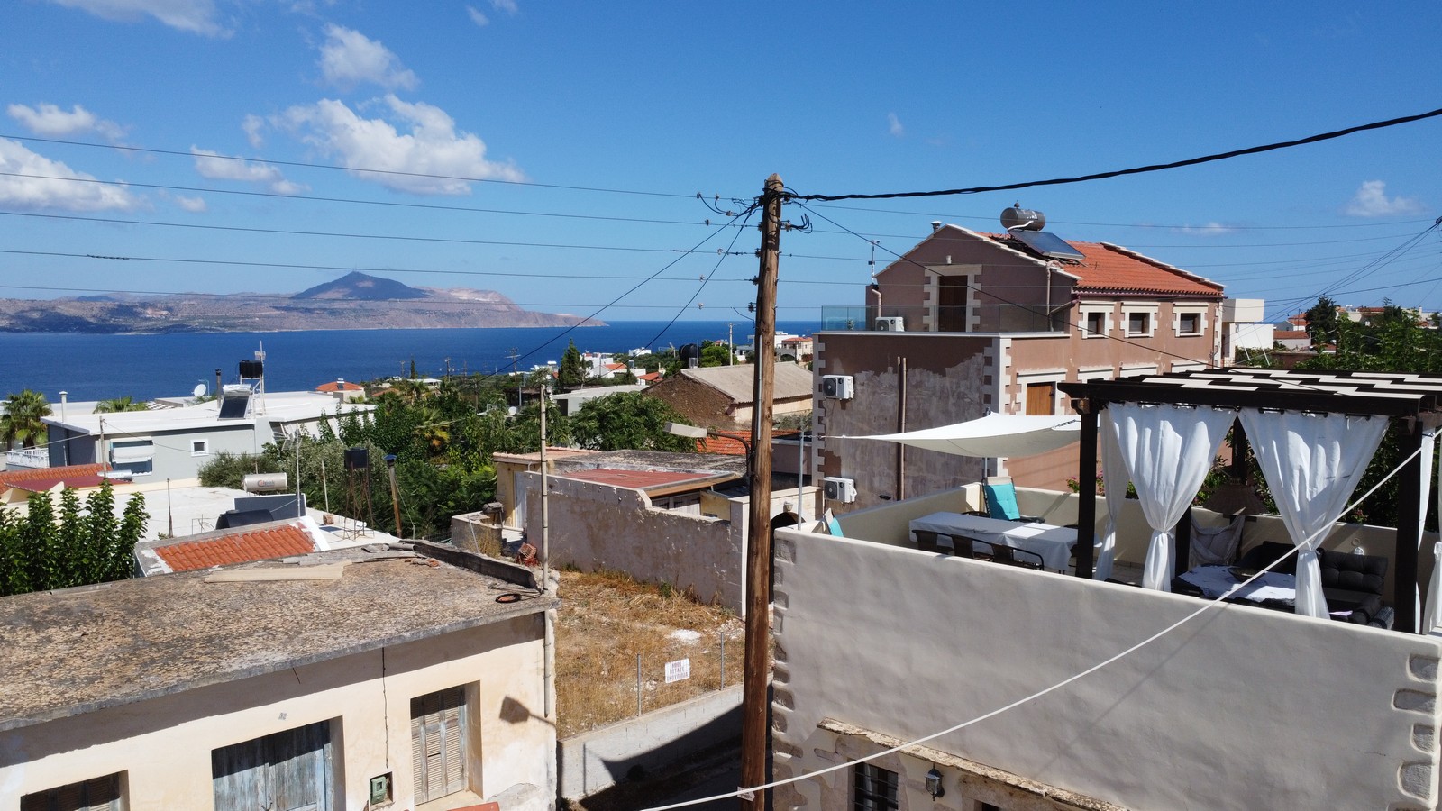Listing photograph 25 of 33 of the house in Plaka, Apokoronas, published by Euroland Property Group.