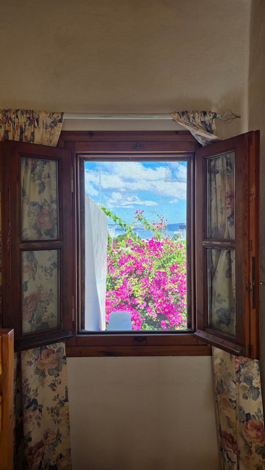 Listing photograph 30 of 33 of the house in Plaka, Apokoronas, published by Euroland Property Group.