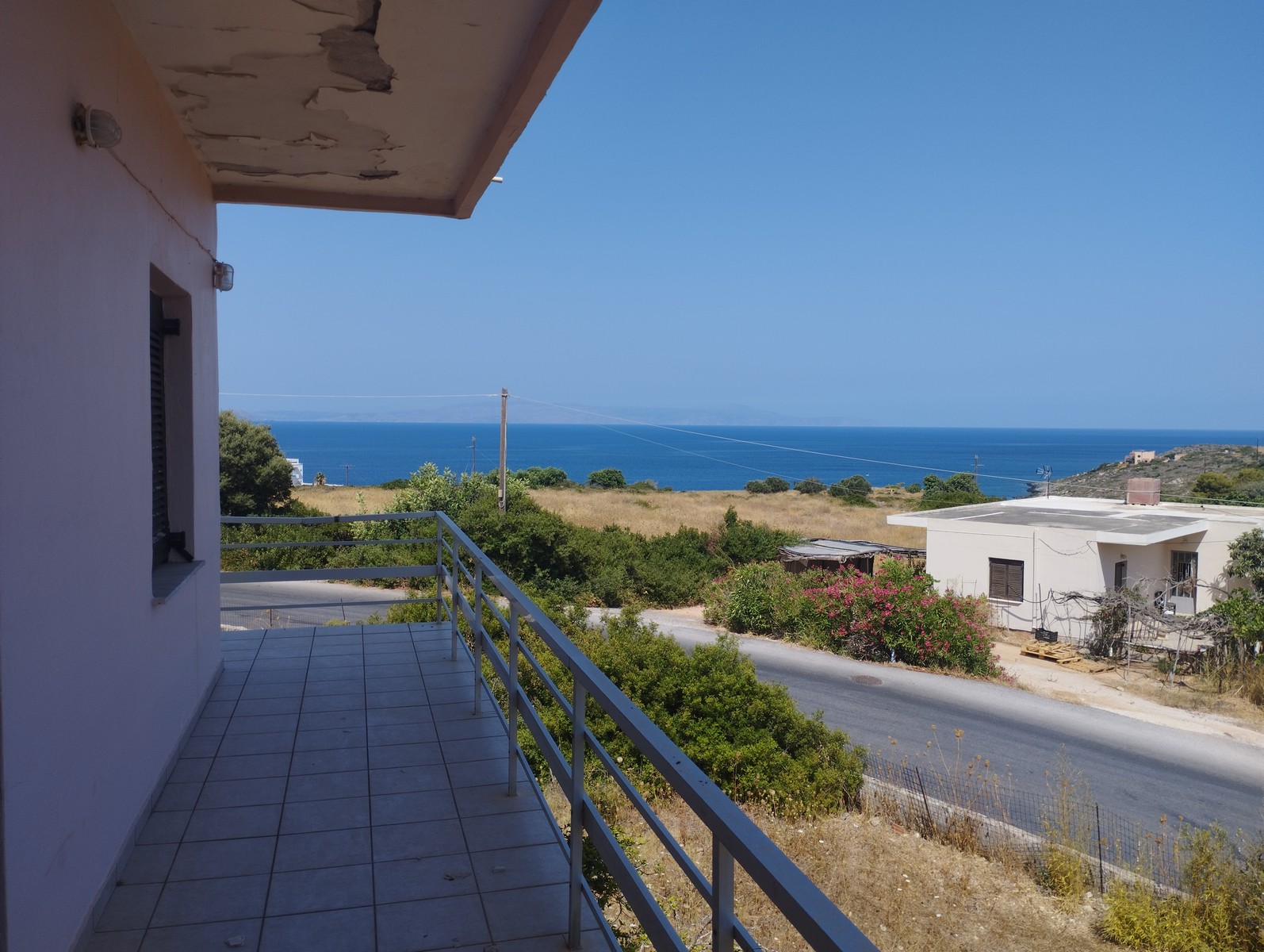 Listing photograph 5 of 37 of the house in Chorafakia, published by Euroland Property Group.