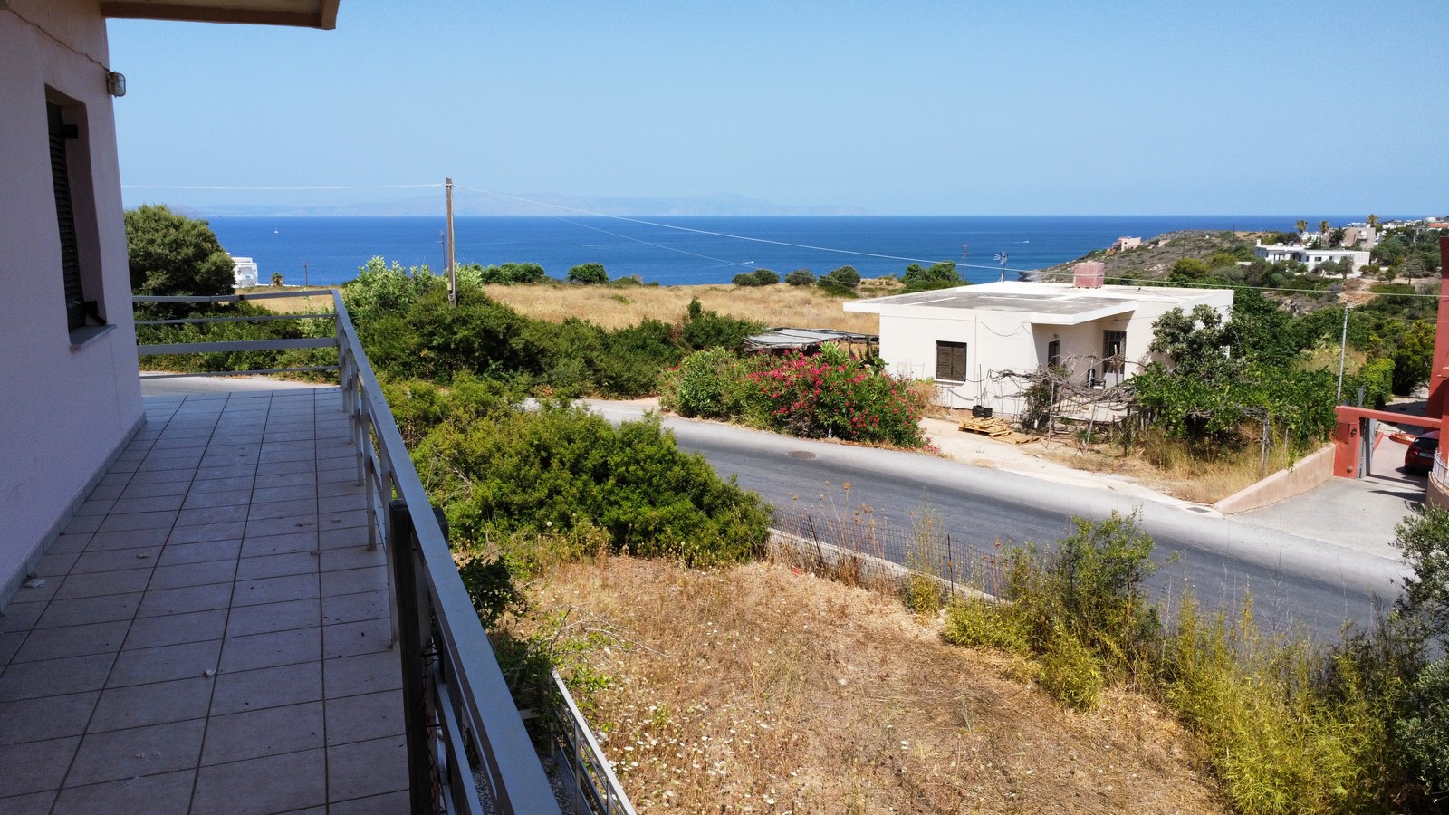 Listing photograph 4 of 37 of the house in Chorafakia, published by Euroland Property Group.