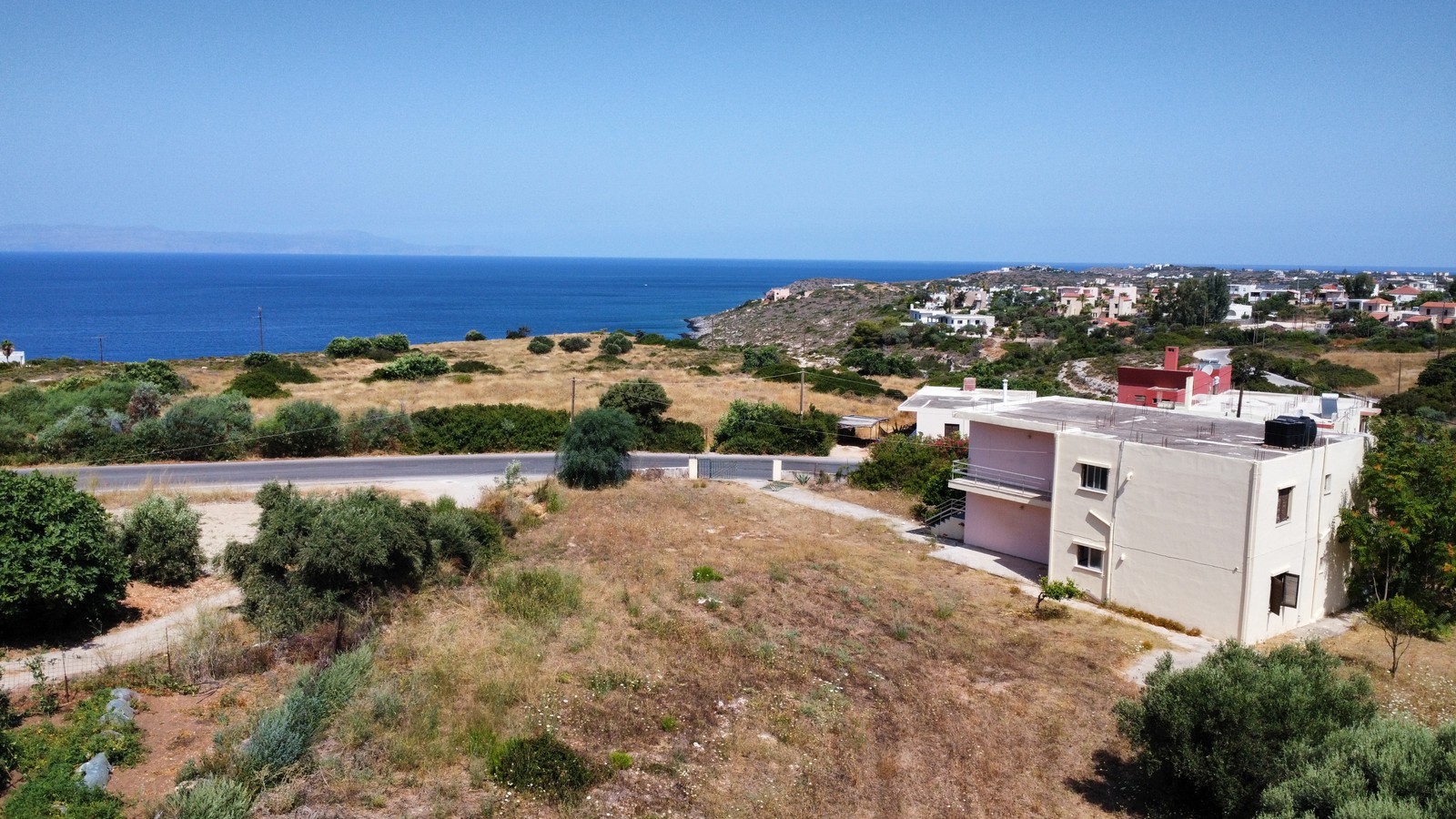 Listing photograph 17 of 37 of the house in Chorafakia, published by Euroland Property Group.