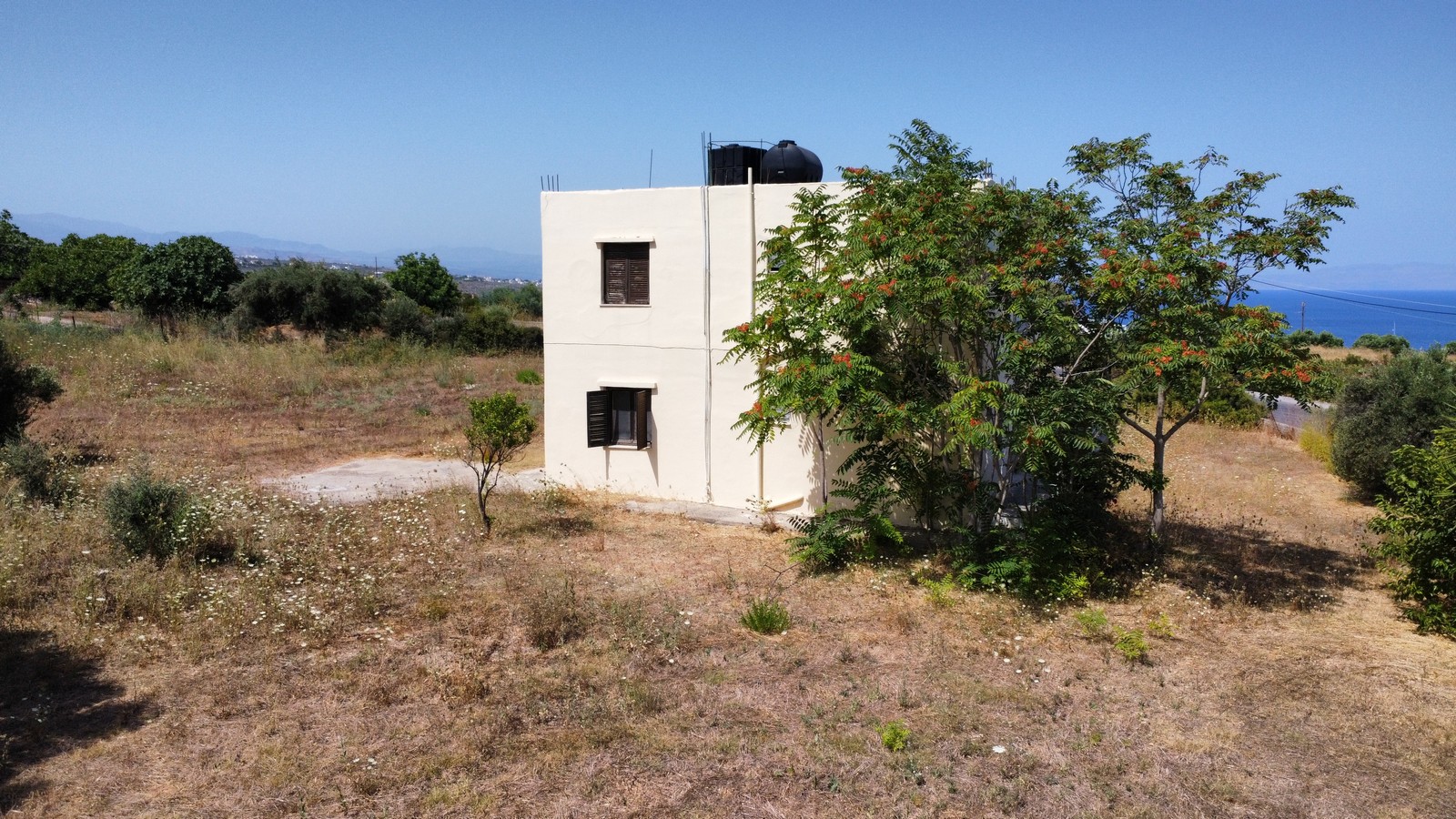 Listing photograph 8 of 37 of the house in Chorafakia, published by Euroland Property Group.